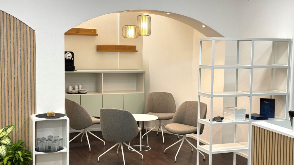 tenless EMS Personaltrainingstudio Loungebereich