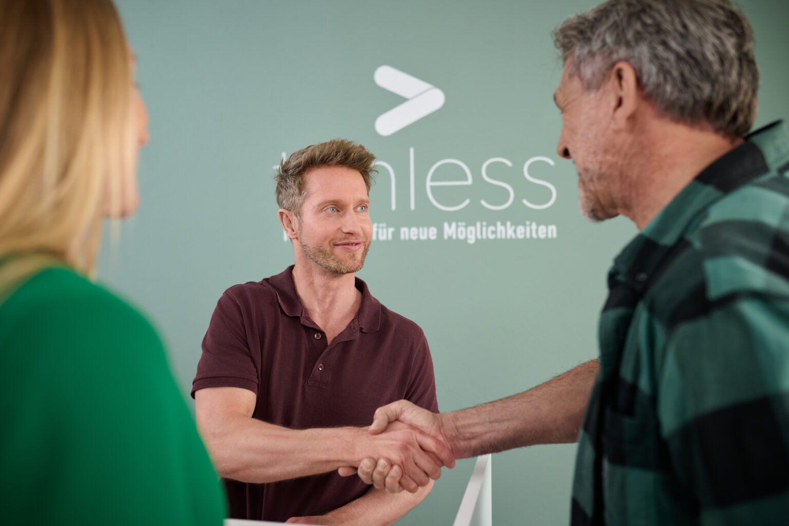 tenless EMS Training Begrüßungssituation