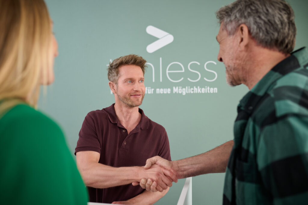 tenless EMS Training Begrüßungssituation